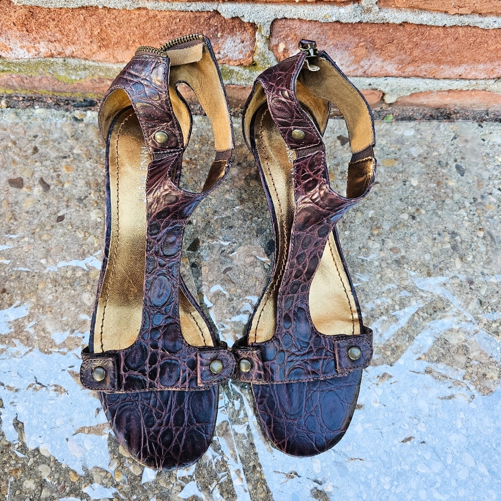 Nine West Vintage Croc-Embossed Leather Heels Size: 8.5 M